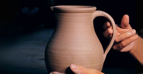 5 Pottery Handle Techniques for Handles That Function Well | Pottery techniques, Ceramic art ...