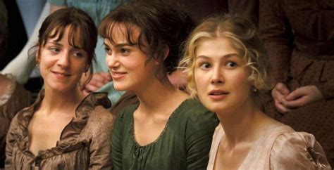 Pride and Prejudice 2005 - Elizabeth Bennet and Jane Bennet with ...