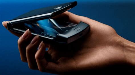 Motorola releases the popular Razr flip-phone with a foldable touch screen | FOX 4 Dallas-Fort Worth