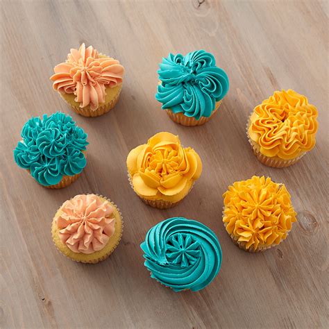 8 Ways to Decorate Cupcakes Using Tip 1G - Wilton