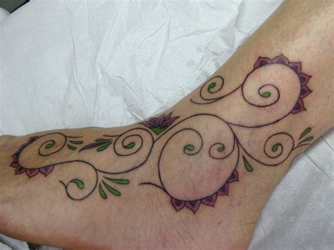 tatuagem single stroke floral tattoo | micaeltattoo.wordpres… | Flickr