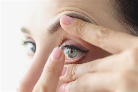 Why Does Contact Lens Solution Evaporate Overnight & How To Avoid It?