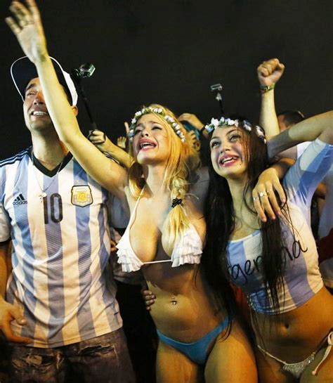 FIFA World Cup: Best Fans of the Final | Sexy sports girls, Sexy cheerleaders, Hot football fans