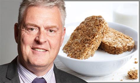 Lee Anderson mocks Labour in his bowl of Weetabix '30p breakfast' cost ...