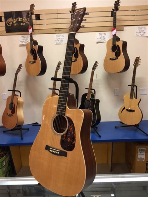 Martin “Custom” Guitar Center Performing Artist Model Acoustic – Guitar Outlet