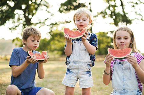 Kids eating watermelon | Premium Photo - rawpixel