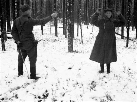 Russian spy laughing through his execution in Finland, 1942 - Rare Historical Photos