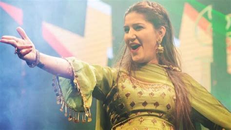 Watch Sapna Choudhary ke Gane Video Main: Haryanvi song 'Nakhro Rani ...