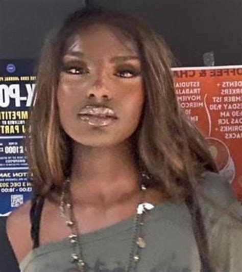 Samaria Ayanle: Police search for SOAS student, 19, last seen at ...