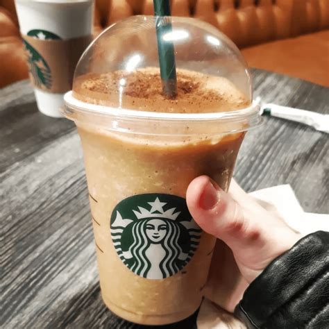 10 Mouthwatering Vegan Frappuccinos at Starbucks | VegNews