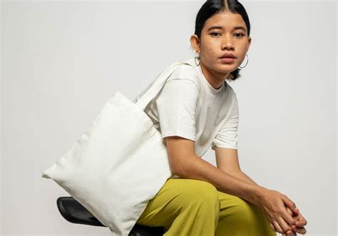 10 Best Tote Bags Made From Recycled Materials | Panaprium