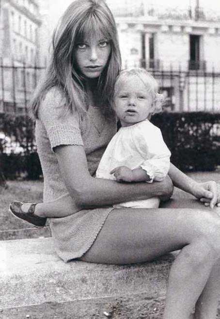 Jane Birkin and daughter Kate. Serge Gainsbourg, Gainsbourg Birkin, Estilo Jane Birkin, Jane ...