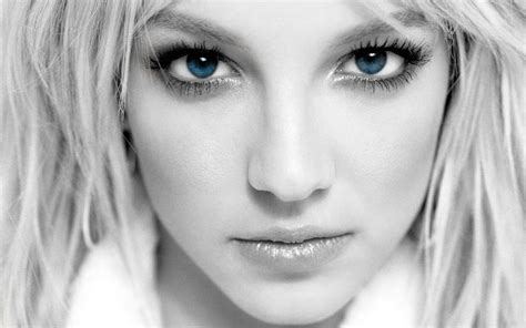 Britney Spears Blue Eyes by moguinho on DeviantArt