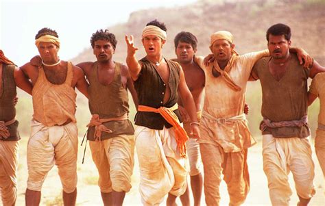 Lagaan Actors Salaries : Here's A Look At The ‘Lagaan’ Cast & Their Fee