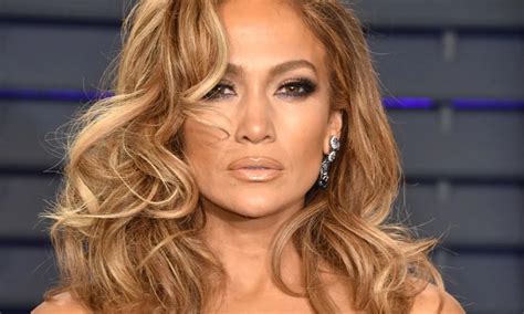 20 Best Jennifer Lopez Songs of All Time - Singersroom.com