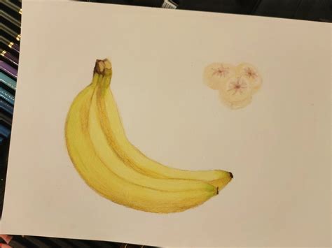 Dessin réaliste de banane réalisé aux crayons de couleur. | Dessin realiste, Crayon de couleur ...