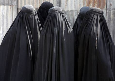 Margo's Politically Incorrect: BAN THE BURKA IN AMERICA!!! IT IS ...