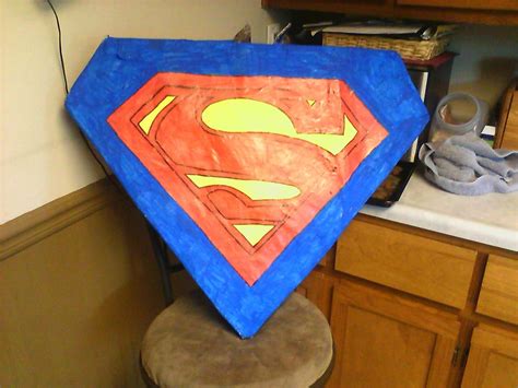 Homemade superman piñata for a superhero party Superman Party, Superman Birthday, Superhero ...