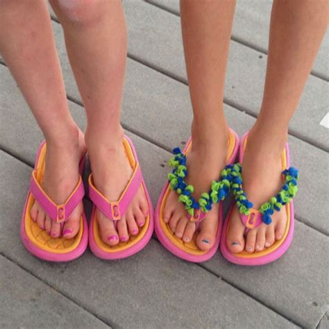 Tie balloons to girls' flip flops to give them a cute new look! | Girls flip flops, Sexy feet ...