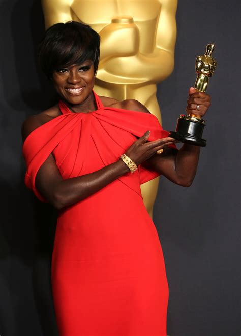 Viola Davis Wins Best Supporting Actress at Oscars 2017 • CelebMafia