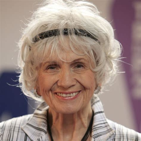 Alice Munro: Biography, Author, Nobel Prize Winner