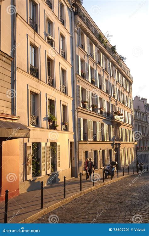 Street view in Paris editorial photo. Image of dusk, fancy - 73607201