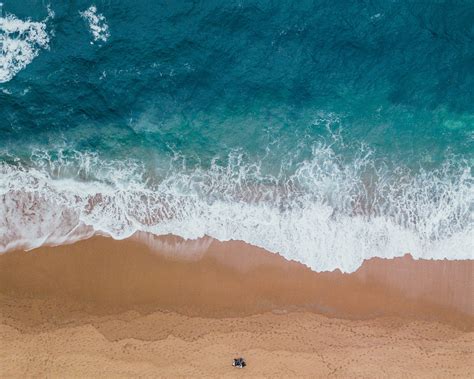 Shoreline of sand and ocean image - Free stock photo - Public Domain photo - CC0 Images