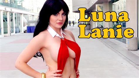 Luna Lanie (Vampirella) Interview: San Diego Comic-Con 2016 # ...