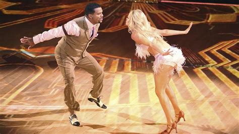 Dance, Carlton! Alfonso Ribeiro tops 'Dancing With the Stars' premiere. We knew he could swing ...