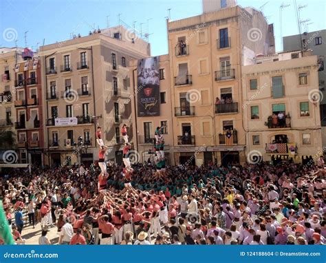 Tarragona, Spain -?? Setptember 16, 2012: Traditional Human Tow Editorial Stock Image - Image of ...