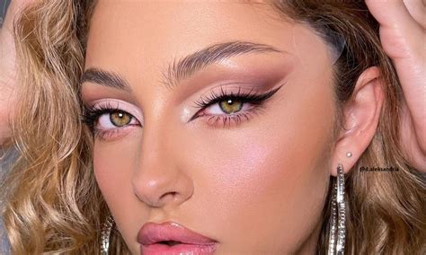 Raquel Welch Inspired Makeup Tutorial - VIVA GLAM MAGAZINE™
