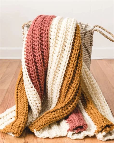 46+ Free Crochet Blanket and Afghan Patterns - Sarah Maker