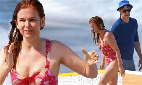 yardımcı Zulmetmekte Pigment isla fisher bikini en erken Yanlış Personel