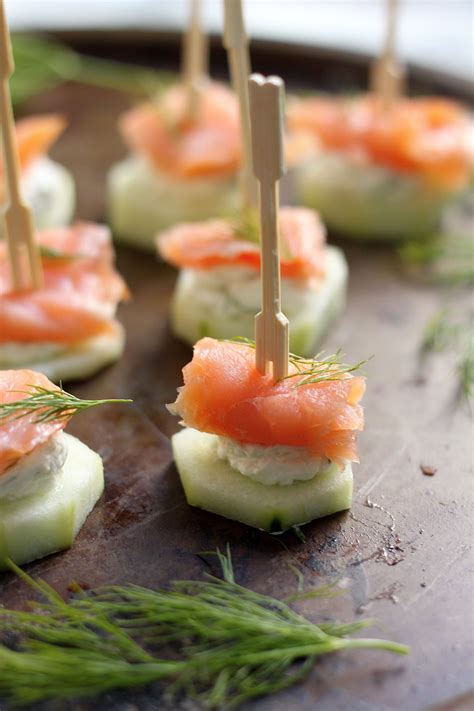 Smoked Salmon and Cream Cheese Cucumber Bites - Baker by Nature | Lekker eten, Hapjes, Eten en ...