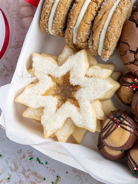 Christmas Cookie Box: 12 Delicious Recipes & Packing Tutorial