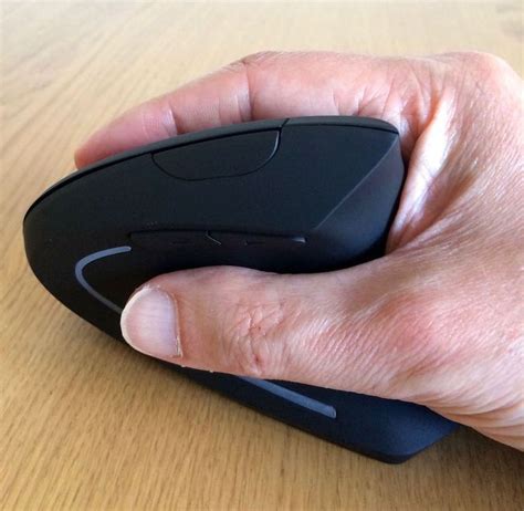 Anker 2.4G Wireless Vertical Mouse Review | ErgonomicToolbox.com