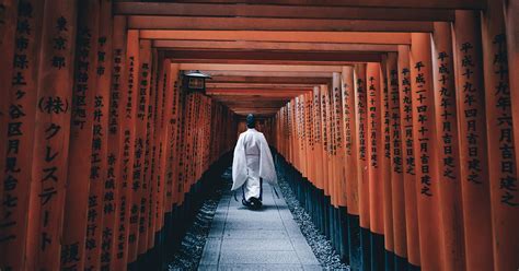 Japanese Street Photographer Captures The Beauty Of Everyday Life In Japan | DeMilked