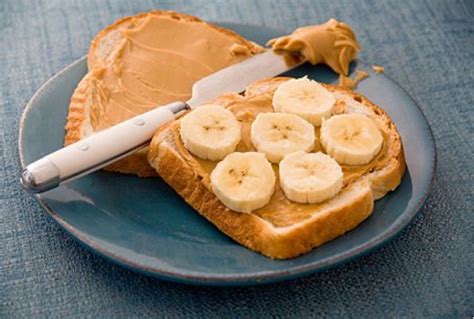 Peanut Butter Banana Sandwich: Directions, calories, nutrition & more ...