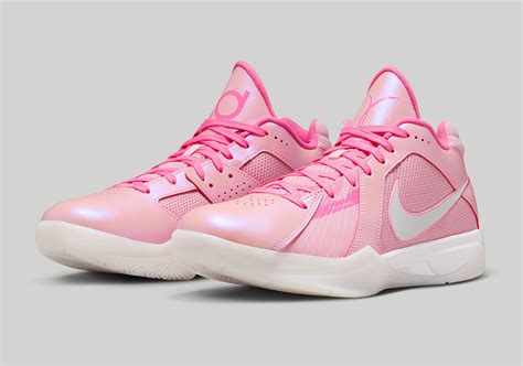 Nike KD 3 "Aunt Pearl" FJ0892-600 | SneakerNews.com