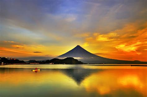 Mayon Volcano Wallpapers - Top Free Mayon Volcano Backgrounds - WallpaperAccess