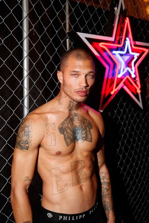 'Hot felon'-turned-model Jeremy Meeks makes his NYFW runway debut