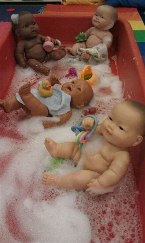 Baby doll bath time #babybathing #baby #bathing #play | Baby bath time, Newborn baby dolls, Baby ...