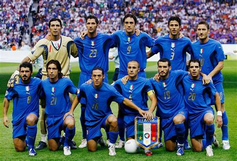 Azzurri 2006 legend (con immagini) | Foto di calcio, Zinedine zidane, Loghi sportivi