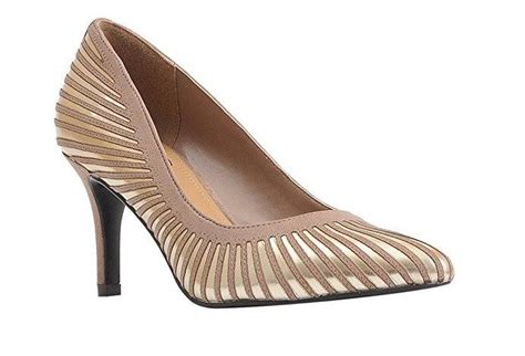 Impressive Golden Round Toe Heels - Blurmark