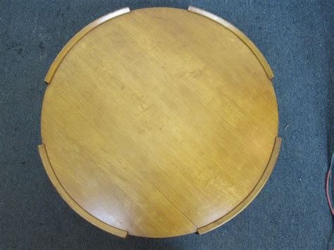 Mid-Century Modern Round Coffee Table For Sale at 1stDibs