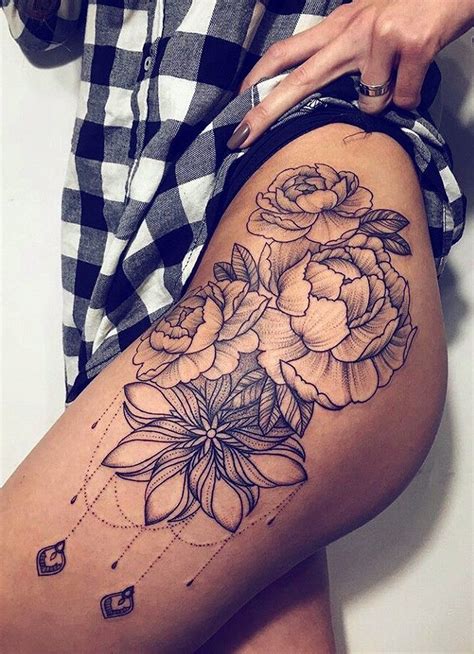 Black Chandelier Flower Hip Tattoo Ideas - Realistic Geometric Floral ...