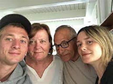 Jeremy Allen White Siblings: Meet Sister Annabelle Parents