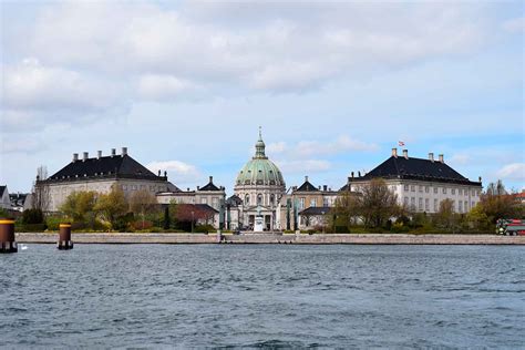 Amalienborg Palace | History and what to see and do at the Queen's palace