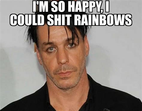 Pin de redactedbbsmvij en R+ | Humor | Rammstein, Till lindemann, Memes sobre bandas