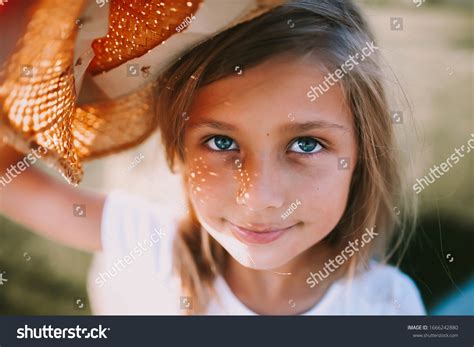 Little Girl Hat On Sunset Background Stock Photo 1666242880 | Shutterstock